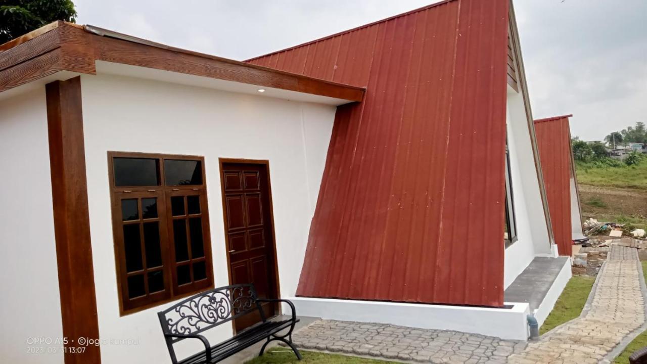 Joglo Kumpul Resort Cangkiran Номер фото